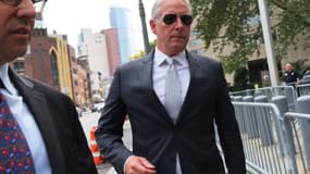 L'ancien agent du FBI Charles McGonigal arrive pour une audience de changement de plaidoyer au tribunal fédéral de Manhattan le 15 août 2023 à New York. 
