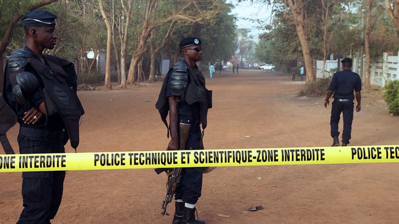 A Bamako, La zone entourant le bar où a eu lieu, dans la nuit de vendredi à samedi, une fusillade, qui a tué cinq personnes.