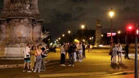Les Invalides à Paris, dans la nuit du 11 au 12 juin 2021, après la fête dispersée par la police