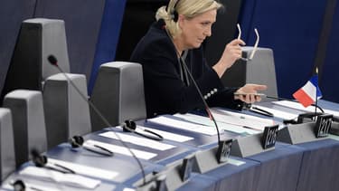 Marine Le Pen au Parlement européen, le 26 octobre 2016 à Strasbourg.