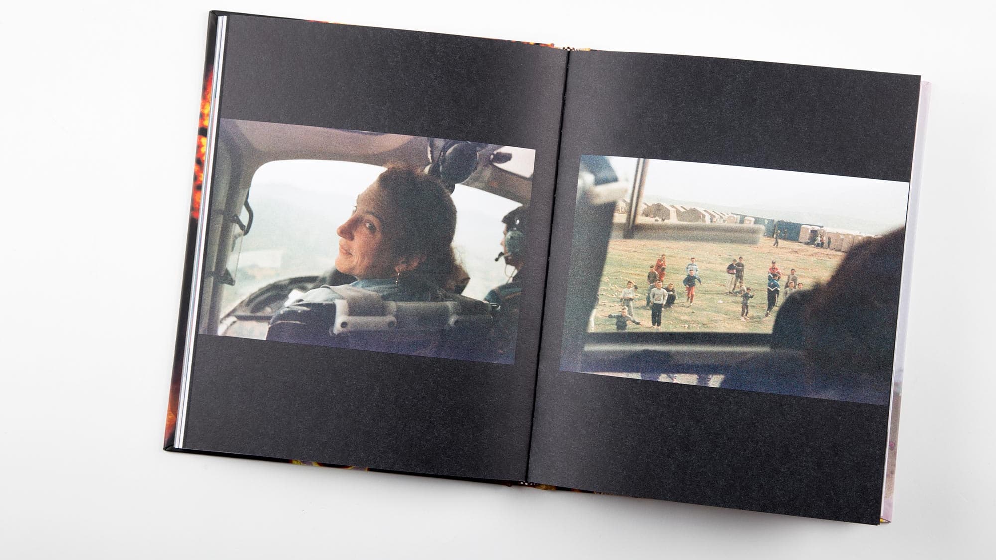 Extrait de "The Lost Rolls". de Ron Haviv. Extrait de "The Lost Rolls". de Ron Haviv.