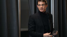 Manuel Valls votant au second tour de la primaire à gauche à Evry