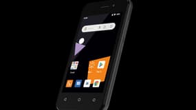 Le smartphone Sanza touch 2, développé par Orange et Android, à destination de l'Afrique