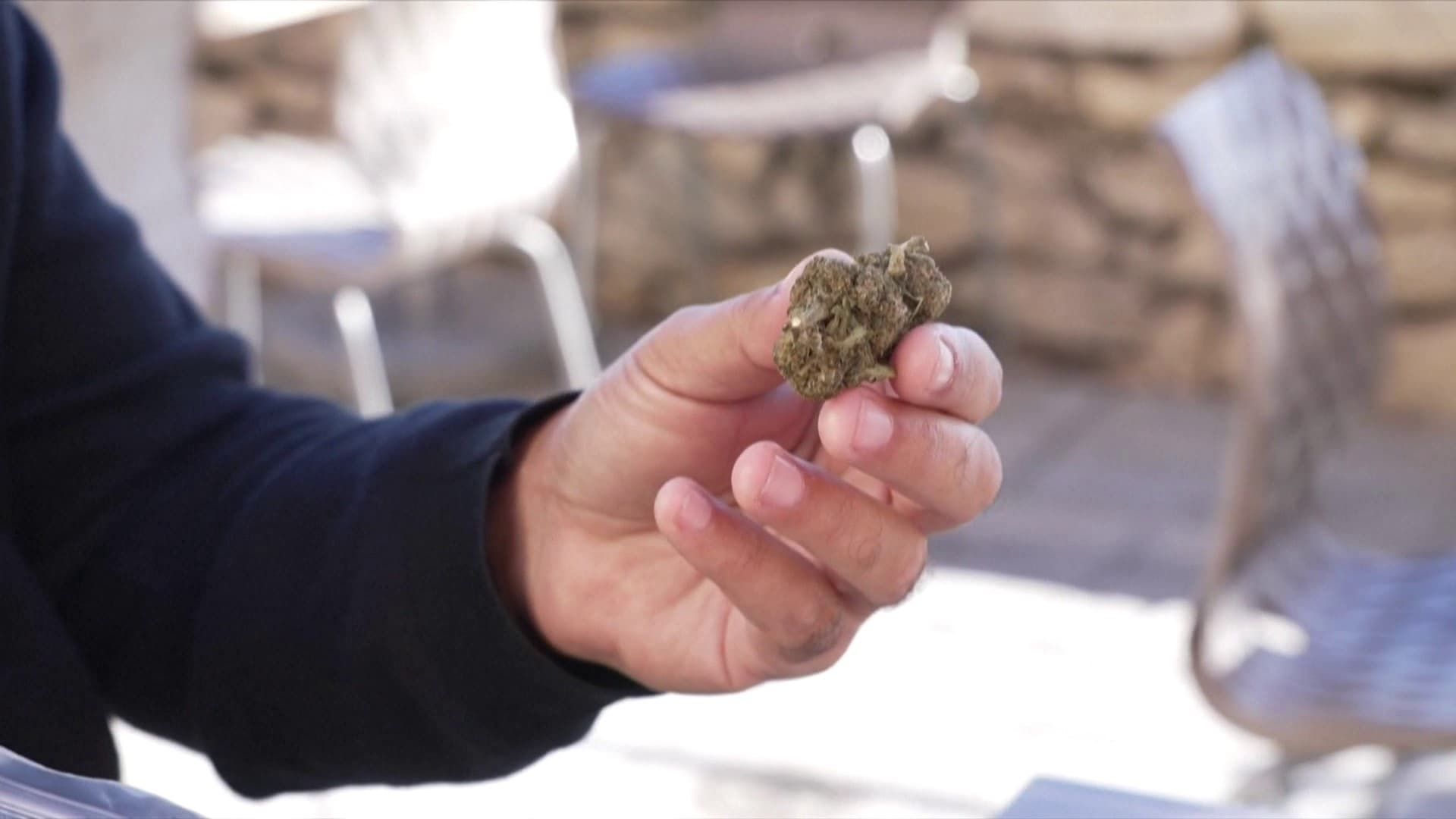 UNE SENSATION "PROCHE DE LA DROGUE DURE": LA FLAMBÉE DES "BAD TRIPS" LIÉS AU CBD TRAFIQUÉ INQUIÈTE