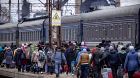 Un train évacuant des civils dans la région du Donbass, le 4 avril 2022