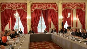 A l'issue d'une réunion à l'Elysée, le gouvernement et les 27 régions françaises ont passé mercredi un accord de coopération inédit qui leur permettra de devenir les chefs de file du développement économique dans leur territoire et la courroie de transmis