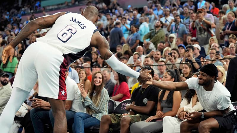 NBA: les Lakers étudient un "scénario" pour la première de LeBron et Bronny James