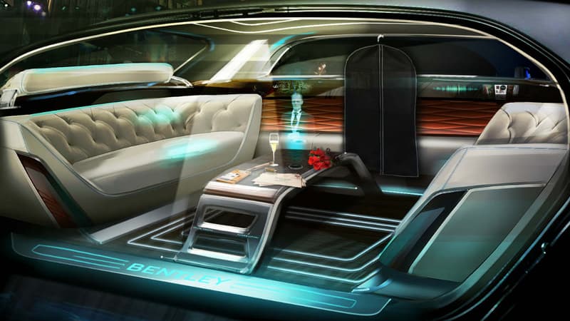 Bentley réfléchit à l'intégration des nouvelles technologies dans l'habitacle, avec pourquoi pas, un majordome en holograme pour personnaliser le lien avec la voiture et son intelligence artificielle. 