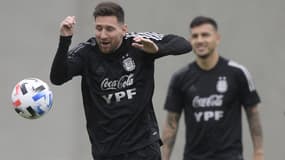 Lionel Messi et Leandro Paredes