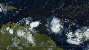 Une animation satellite sur l'Atlantique et les Amériques montre la tempête tropicale Béryl s'approchant des Antilles, le samedi 29 juin à 16 heures (heure de Paris).
