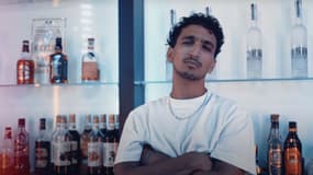 Le rappeur Younès, dans le clip de sa chanson "Bientôt à la mode".