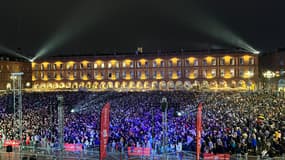 La place du Capitole couverte de monde pour la finale de Coupe de France, 29 avril 2023