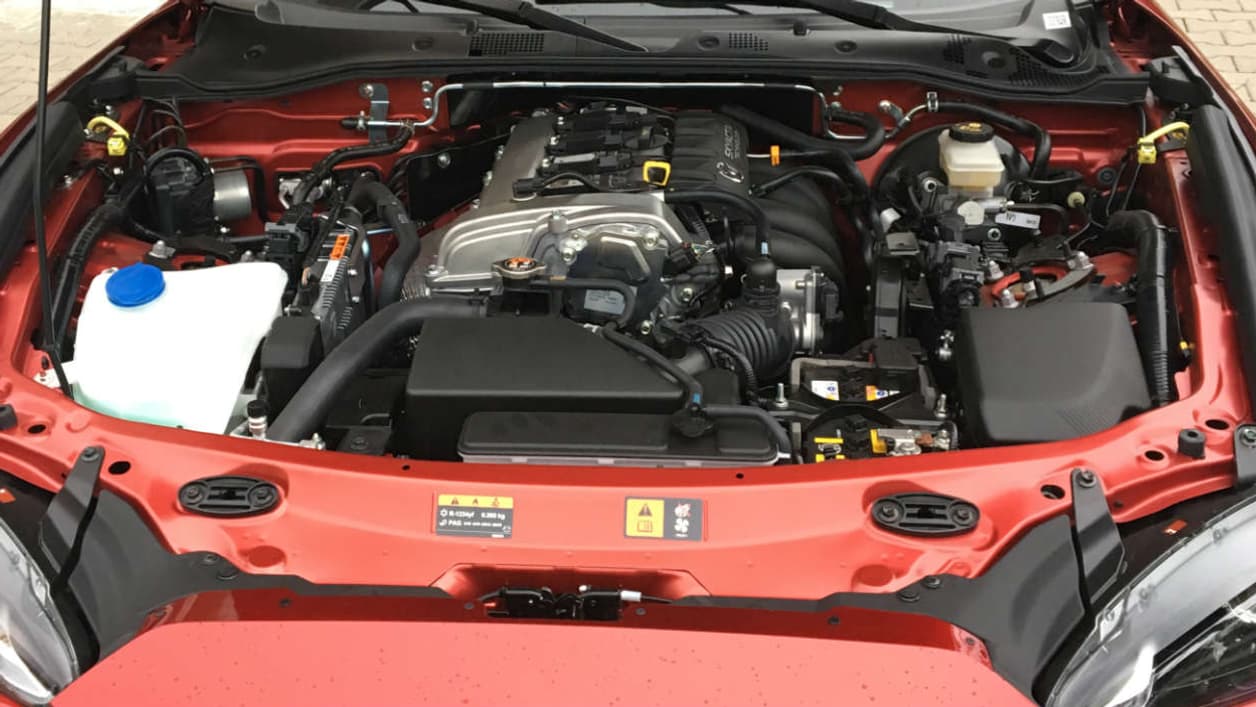 La vraie nouveauté se cache sous le capot: ce nouveau bloc 4 cylindres 2.0 de 184 chevaux. La vraie nouveauté se cache sous le capot: ce nouveau bloc 4 cylindres 2.0 de 184 chevaux.