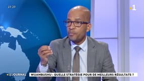 Salim Mdéré, vice-président Les Républicains au conseil départemental de Mayotte, lors du journal de 19H sur le plateau de Mayotte La Première, le 24 avril 2023.