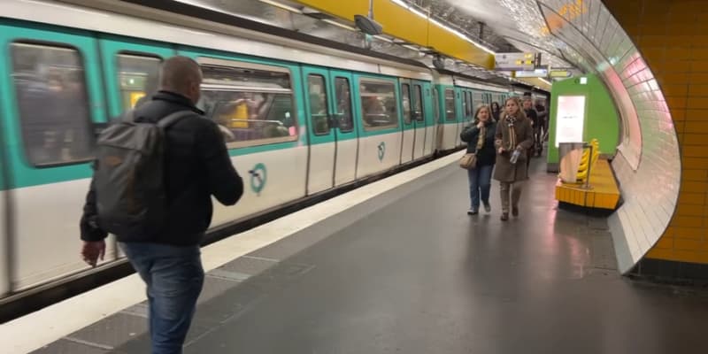 Le quai de la ligne parisienne de métro 8 à la station Madeleine, le mercredi 28 février 2024.