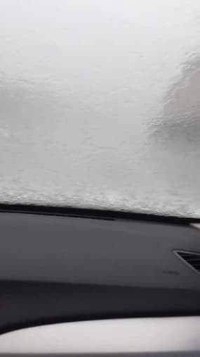 En voiture sous l'orage entre Marseille et Cassis - Témoins BFMTV