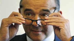 Pierre Moscovici s'est déclaré jeudi favorable à ce que le Qatar joue un rôle d'investisseur stratégique dans l'économie française. /Photo prise le 17 septembre 2012/REUTERS/Chris Helgren