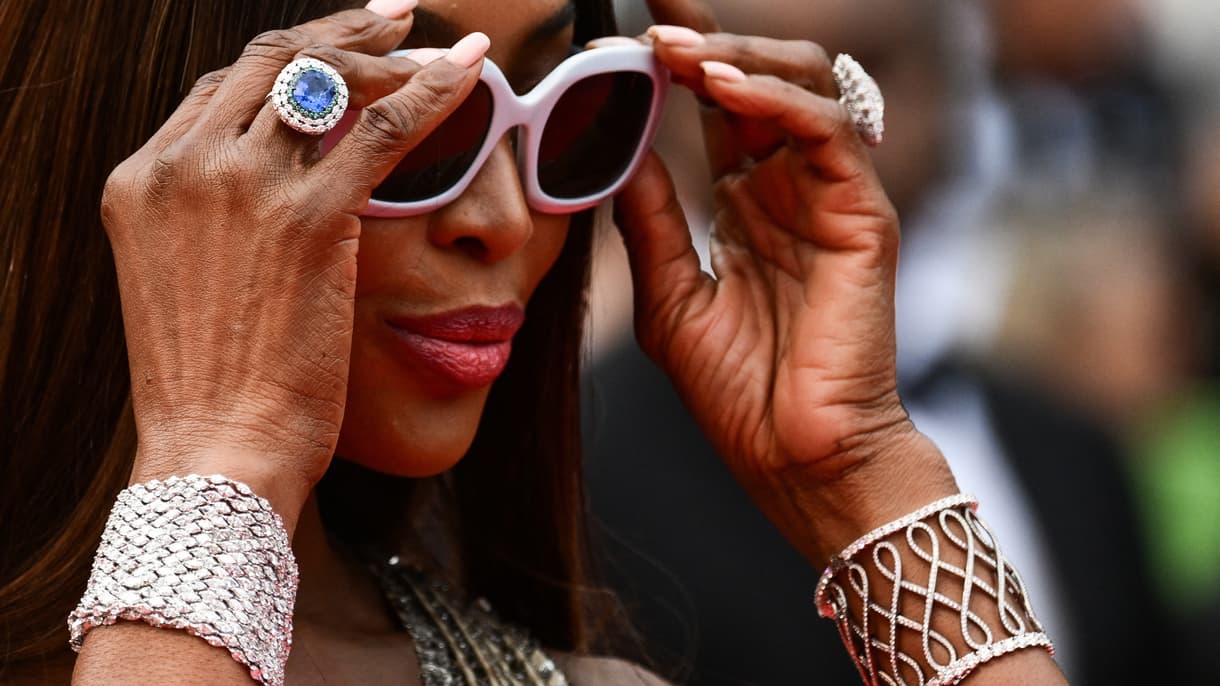 Naomi Campbell en bijoux Chopard lors de la cérémonie d'ouverture du Festival de Cannes 2023