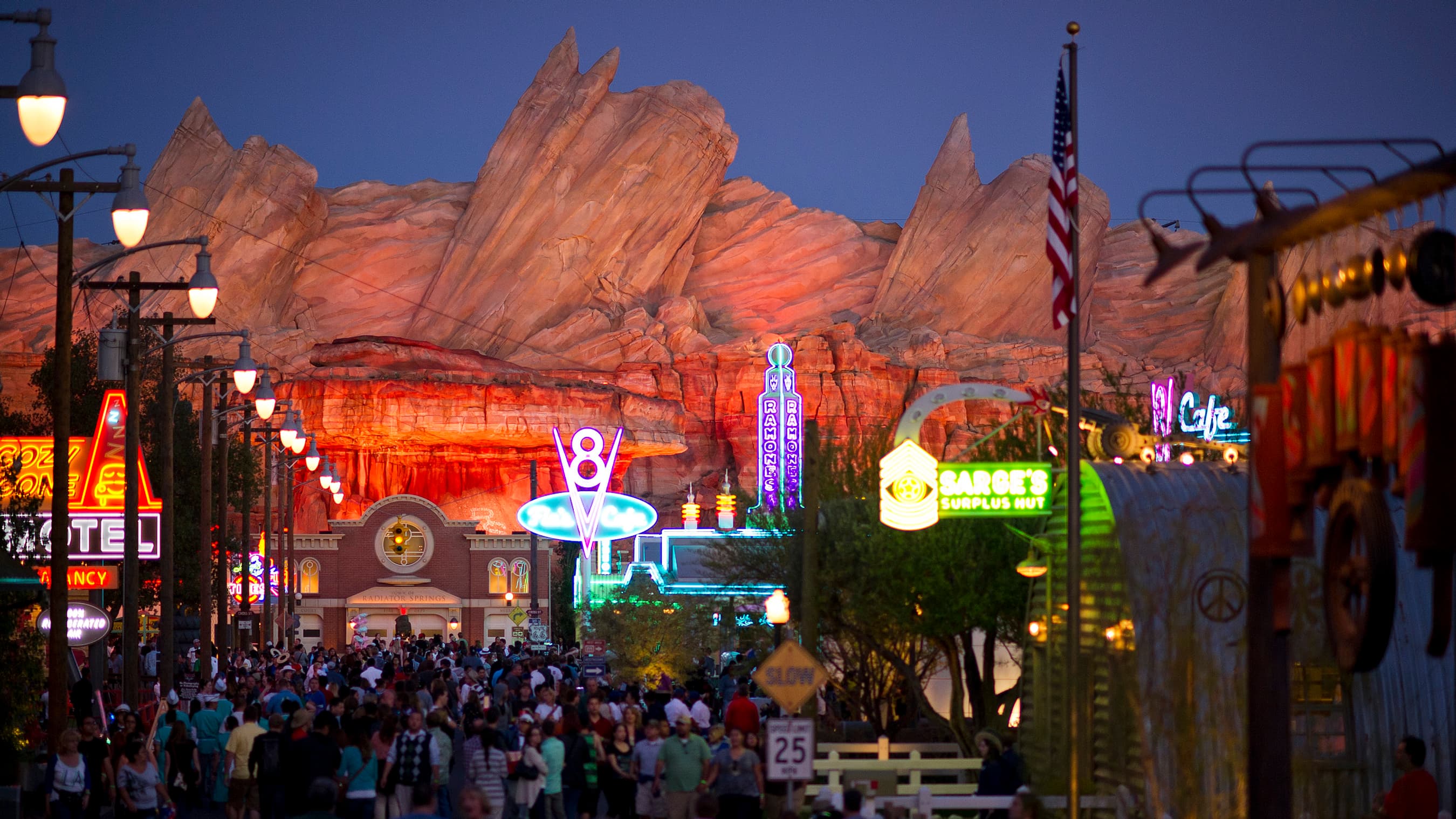 L'extension du parc Disneyland, en Californie, est un grand succès.