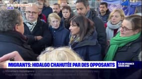 Migrants à Paris : Anne Hidalgo prise à partie par des opposants boulevard de la Chapelle