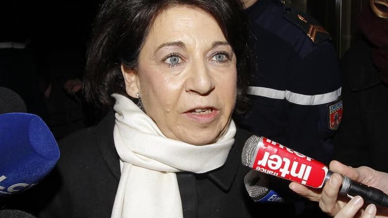 L'écologiste Corinne Lepage, ministre de l'Environnement du gouvernement Juppé (1995-1997) sous la présidence de Jacques Chirac, a annoncé mardi qu'elle soutenait le candidat socialiste à l'élection présidentielle, François Hollande. /Photo prise le 16 fé