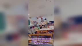 Une enseignante de l'école maternelle de Frères-Voisins, dans le 15e arrondissement de Paris, a été filmée en train d'asséner un coup dans le dos d'une élève de trois ans le 4 septembre 2024.