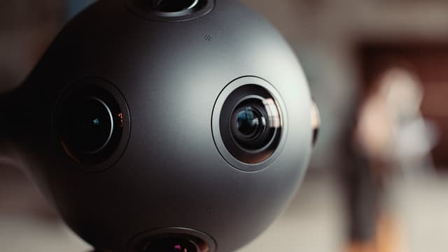 La caméra Ozo permettra au réalisateur de films en réalité virtuelle, de voir instantanément l’ensemble des images de synthèse filmées.