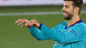 Gerard Piqué se moque du VAR lors de Villarreal-Barça