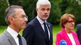 Les Républicains Bruno Retailleau, Laurent Wauquiez et Annie Genevard après une rencontre à l'Elysée avec le président Emmanuel Macron le 23 août 2024 à Paris