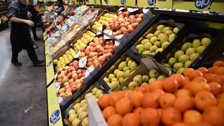 Un rayon de fruits bio dans un supermarché à Paris, le 18 octobre 2016. (Illustration)