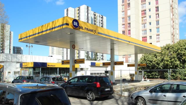 Une baisse due au reflux du prix du brut