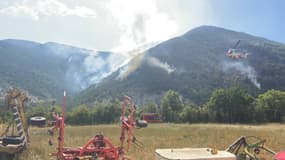 Un incendie à Crots dans les Hautes-Alpes, le 23 août 2023.