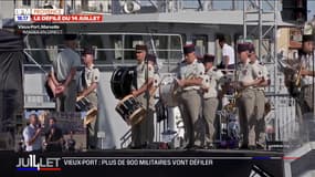 14-Juillet à Marseille: la fanfare rend hommage à l'OM sur le Vieux-Port