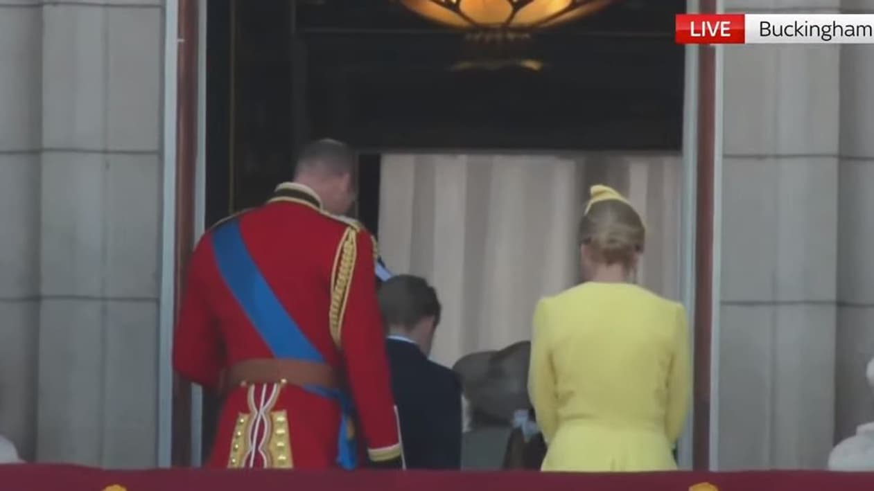 La famille royale quitte le balcon de Buckingham, mettant fin au festivités de Trooping the colour 2024