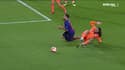 Luis Suarez s'est écroulé au contact de Jason Denayer lors de Barça-OL en 8e retour de Ligue des champions (5-1).