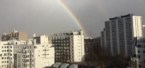 Arc-en-ciel sur la tour Maine-Montparnasse - Témoins BFMTV