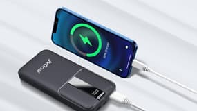 Tout le monde en a une, peu le disent : cet accessoire pour smartphone fait un ravage