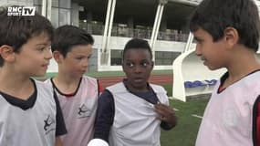 Les jeunes supporters à fond derrière les Bleus