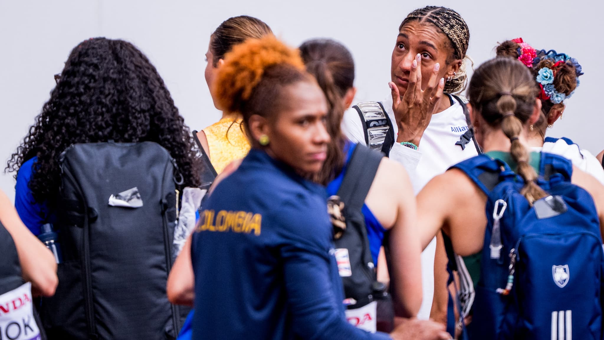 "HONTE D'ÊTRE BELGE"... L'INCROYABLE CONFLIT ENTRE LA FÉDÉ ET LA LÉGENDE DE L'HEPTATHLON THIAM, CONTRAINTE D'ABANDONNER AU MONDIAUX D'ATHLÉTISME