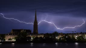 Bordeaux sous l'orage. 