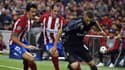 Karim Benzema devant Stefan Savic et Diego Godin lors du match Atlético-Real, le 10 mai 2017