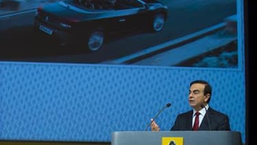 Renault a décidé de rapatrier dans son usine normande de Sandouville la production de son fourgon Trafic, aujourd'hui réalisée en Espagne et en Grande-Bretagne, comme son PDG, Carlos Ghosn, s'y était engagé fin 2008. L'information a été confirmée par le c