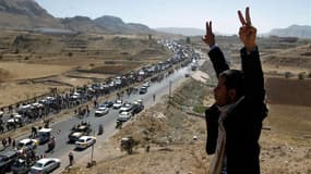 Marche de manifestants anti-gouvernementaux de Taëz vers Sanaa, la capitale yéménite. Le président Ali Abdallah Saleh a annoncé samedi son départ vers les Etats-Unis pendant la transition au sommet de l'Etat, tandis que des manifestations avaient lieu à S