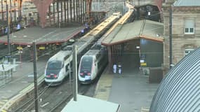 Un TGV médicalisé destiné à évacuer des malades du coronavirus en gare de Strasbourg, le 26 mars 2020.