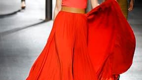 Alber Elbaz a imaginé pour Lanvin une garde-robe légère et joyeuse, avec une collection explosant d'énergie et de couleurs vives. /Photo prise le 1er octobre 2010/REUTERS/Benoît Tessier