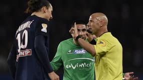 L'arbitre Amaury Delarue, ici face à Ibrahimovic