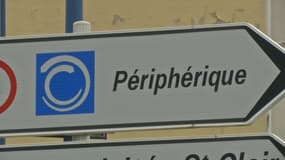 Un panneau indiquant le périphérique de Marseille (Bouches-du-Rhône).