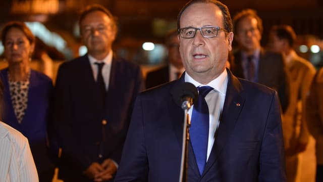 François Hollande est en visite officielle sur l'Île des Caraïbes depuis dimanche, accompagné de nombreux chefs d'entreprises et d'une petite dizaine de ministres et de secrétaires d'Etat.