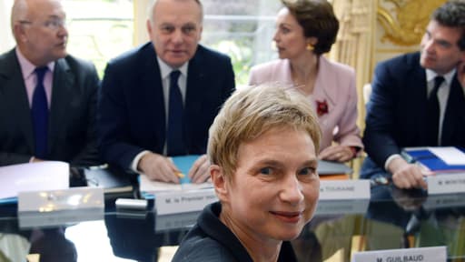 Laurence Parisot à Matignon pour la consultation autour des retraites, face à Michel Sapin, Jean-Marc Ayrault, Geneviève Fioraso et Arnaud Montebourg.