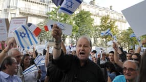 Près de 4.500 personnes participent à une manifestation pro-Israël, ce jeudi soir, à Paris.